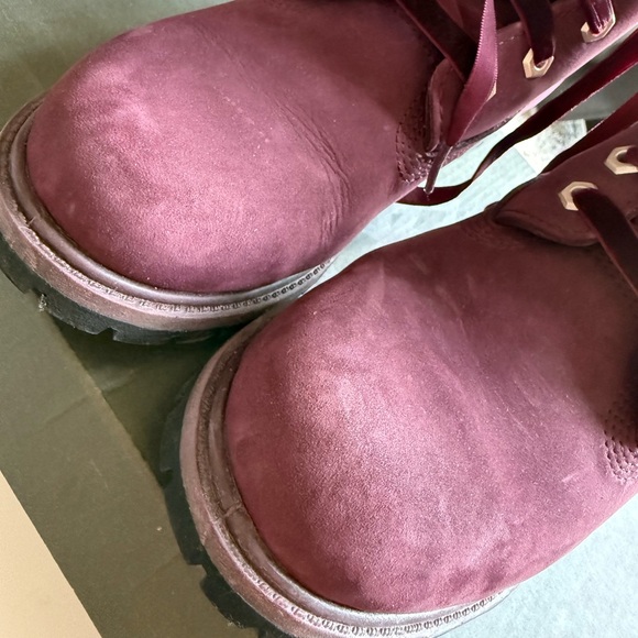 Women’s Burgundy velvet Timberland boots. - Picture 7 of 11